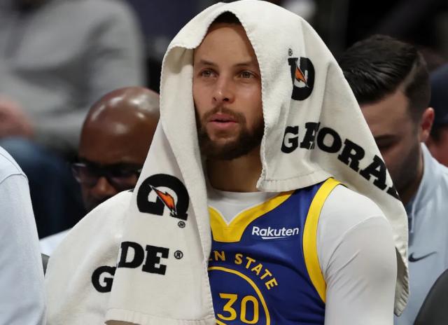 背靠背吞下两连败 勇士继续在平庸中拉扯沉浮