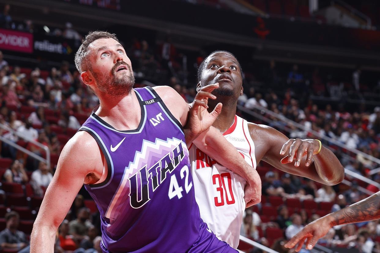 九游登录入口-52胜30负，火箭季后赛15人阵容出炉：23岁后卫压哨签约，控卫升级